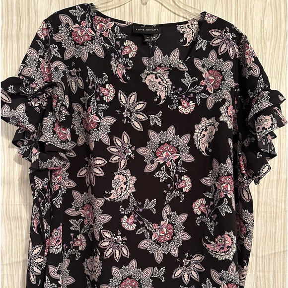 Lane Bryant Flutter Sleeve Crew Neck Top Black with floral pink sz 20 NWOT - Picture 2 of 5